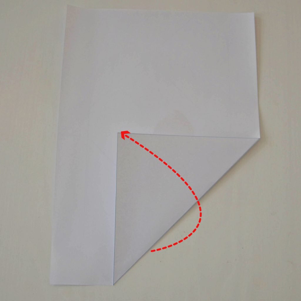 Einfache Briefumschläge basteln: Schritt 1