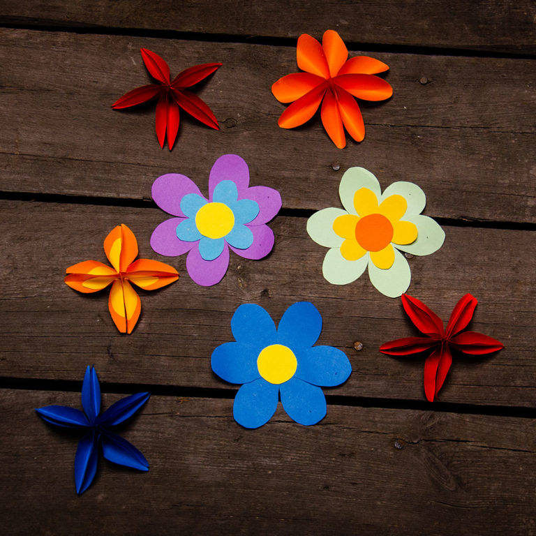 Blumen basteln: Anleitung mit 3 Druckvorlagen - AUSGEFUXT