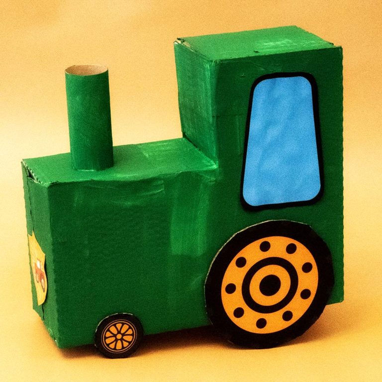 Traktor basteln - Anleitung für 2 Varianten - AUSGEFUXT