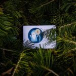 Die Briefe und Rätsel für die Mini-Weihnachtsschatzsuche verstecken