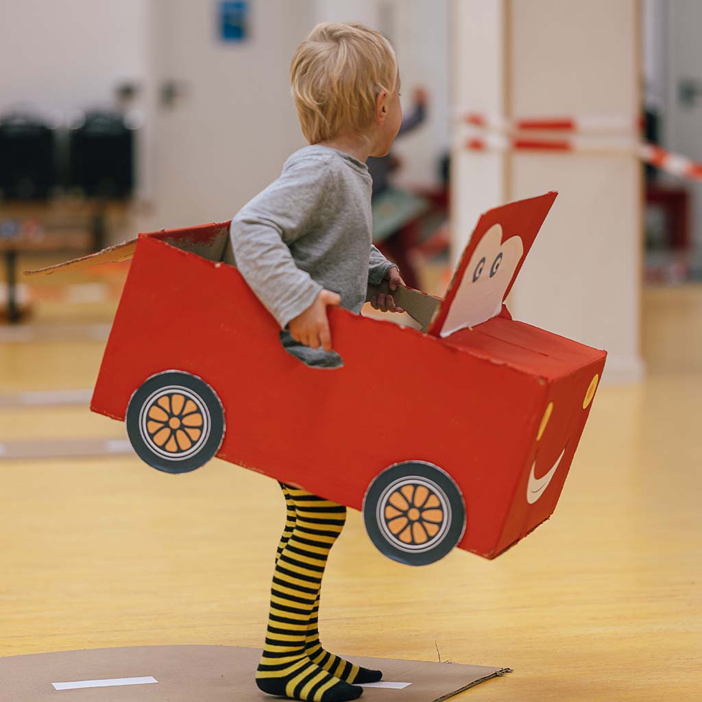 Das Material für das Rennauto Das Material für das Rennauto