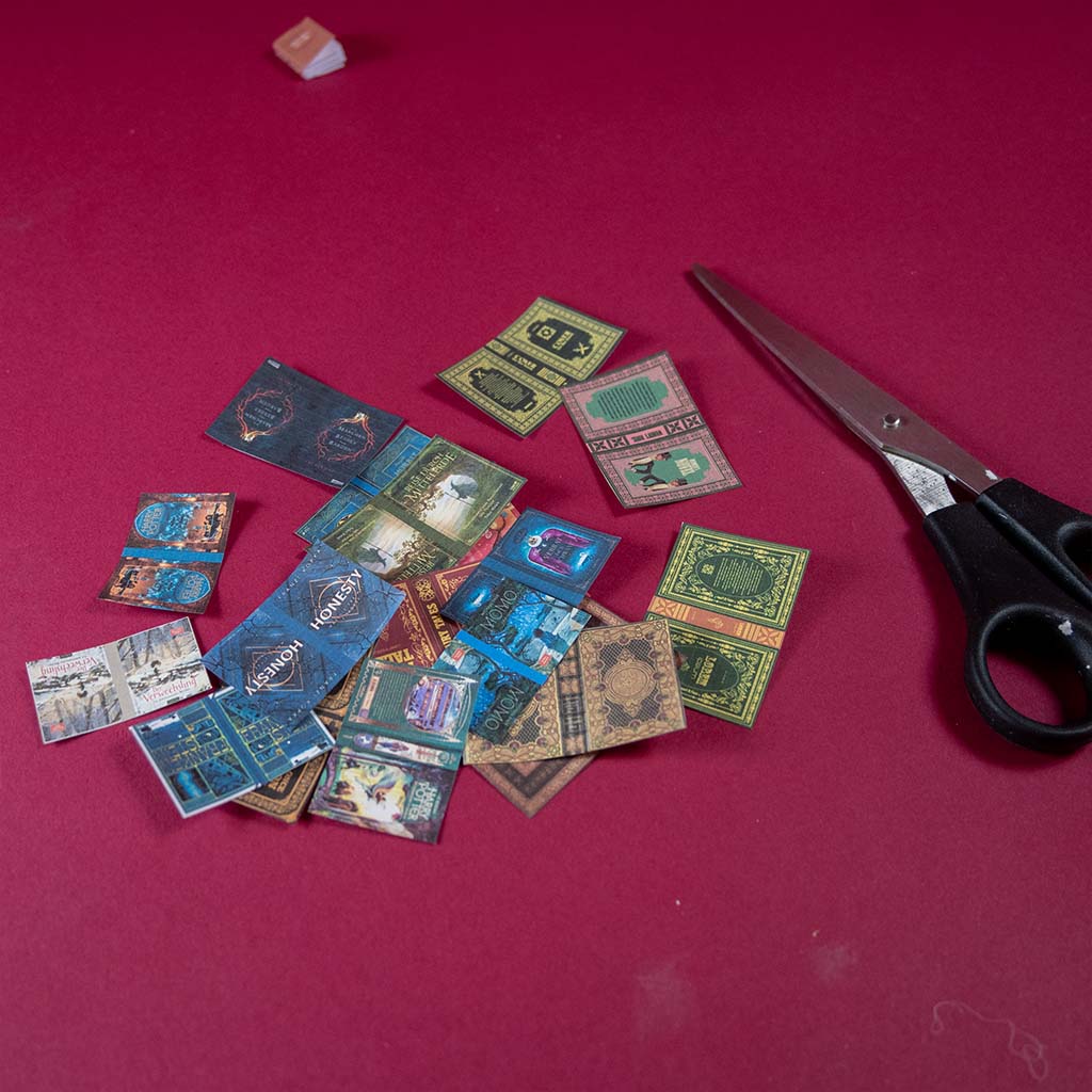 Buchumschläge ausschneiden Buchumschläge ausschneiden