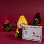 Wichtel-Adventskalender: Wichtel mit Briefumschlag